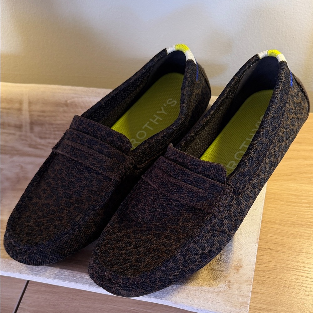 NEW Rothy’s Driver Chocolate Spot Size 9
Retired Color! Women’s